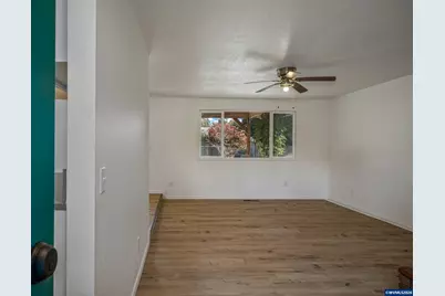 1568 N 3rd Av, Stayton, OR 97383 - Photo 4