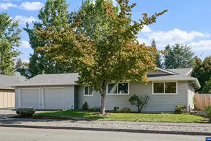1568 N 3rd Ave, Stayton, OR 97383 - Photo 2