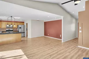 4236 Geranium Ave NE, Salem, OR 97305 - Photo 8