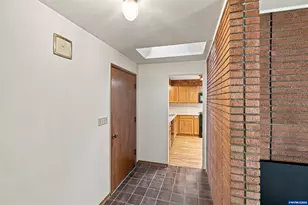 2710 NW Mulkey Ave, Corvallis, OR 97330 - Photo 4