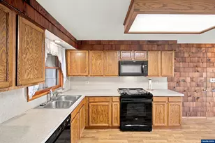 2710 NW Mulkey Ave, Corvallis, OR 97330 - Photo 16