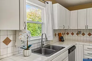 565 25th St SE, Salem, OR 97301 - Photo 14