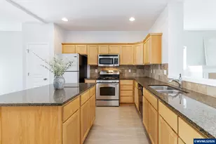 1996 Hawksview Ave SE, Salem, OR 97306 - Photo 12