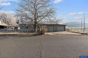 790 SE Garner St, Prineville, OR 97554 - Photo 22