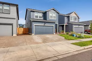2766 V St, Springfield, OR 97477 - Photo 2