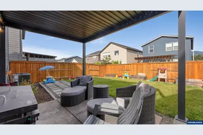 2766 V St, Springfield, OR 97477 - Photo 32