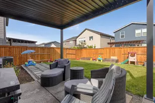 2766 V St, Springfield, OR 97477 - Photo 32