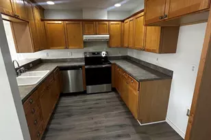 504 Wall St, Silverton, OR 97381 - Photo 8