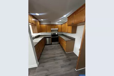 504 Wall St, Silverton, OR 97381 - Photo 6