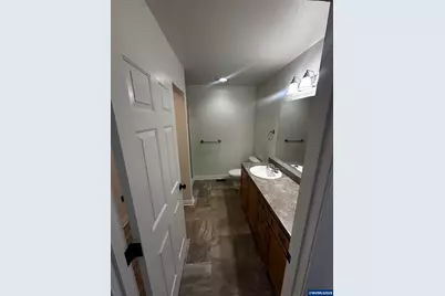 504 Wall St, Silverton, OR 97381 - Photo 8