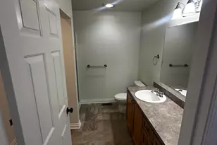504 Wall St, Silverton, OR 97381 - Photo 8