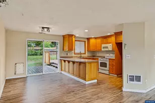 4805 7th Ave SE, Salem, OR 97302 - Photo 8