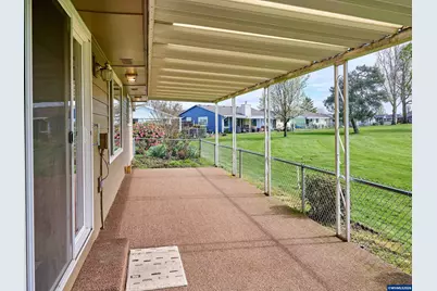 2056 King Wy, Woodburn, OR 97071 - Photo 18
