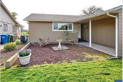 2056 King Wy, Woodburn, OR 97071 - Photo 2