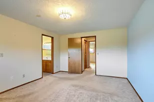 2056 King Way, Woodburn, OR 97071 - Photo 12