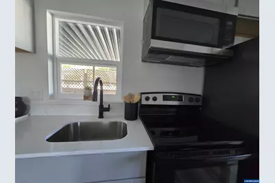 1800 Lakewood #107 Ct, Eugene, OR 97402 - Photo 12