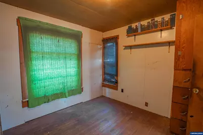 42 E St, Lebanon, OR 97355 - Photo 18
