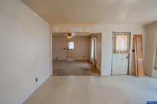 42 E St, Lebanon, OR 97355 - Photo 10