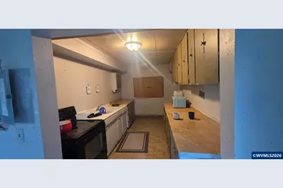 653 W 1st St, Halsey, OR 97348 - Photo 10