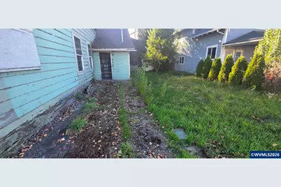 653 W 1st St, Halsey, OR 97348 - Photo 4