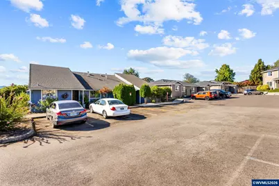 350 NE Evergreen #4 Ct, Dallas, OR 97338 - Photo 4