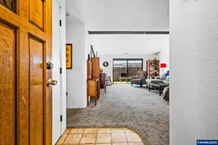 350 NE Evergreen Ct, Dallas, OR 97338 - Photo 6