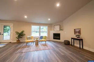 950 6th St, Lyons, OR 97358 - Photo 2