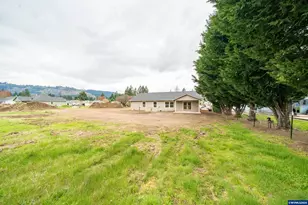 950 6th St, Lyons, OR 97358 - Photo 26