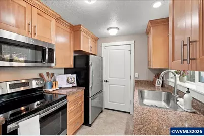 1487 Palace Dr NE, Salem, OR 97301 - Photo 8