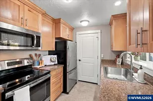 1487 Palace Dr NE, Salem, OR 97301 - Photo 8