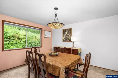 27828 Gibralter Lp, Eugene, OR 97405 - Photo 8