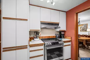 27828 Gibralter Lp, Eugene, OR 97405 - Photo 12