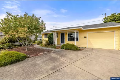 1501 Newport Wy, Woodburn, OR 97071 - Photo 2