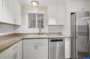 1131 Princeton Rd, Woodburn, OR 97071 - Photo 8