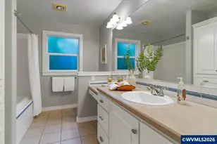303 Carnelia St SE, Salem, OR 97306 - Photo 32