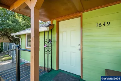 1649 Elm St, Sweet Home, OR 97386 - Photo 4