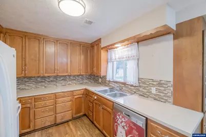 1110 Cascade Dr, Lebanon, OR 97355 - Photo 10