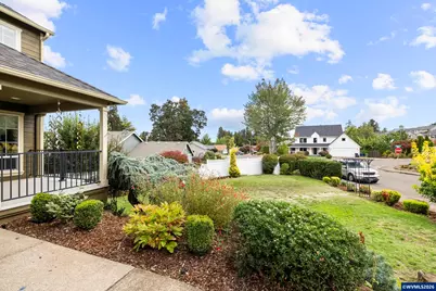 38 Sweden Cir, Silverton, OR 97381 - Photo 4