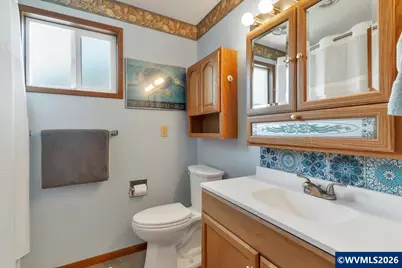 2008 W Santiam Dr, Woodburn, OR 97071 - Photo 28