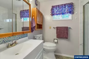 2008 W Santiam Dr, Woodburn, OR 97071 - Photo 32