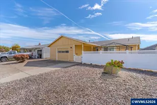 2008 W Santiam Dr, Woodburn, OR 97071 - Photo 4