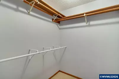 2008 W Santiam Dr, Woodburn, OR 97071 - Photo 24