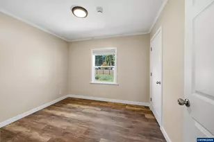 675 SW Parkside Dr, Mill City, OR 97360 - Photo 24