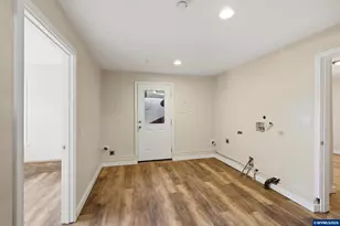 675 SW Parkside Dr, Mill City, OR 97360 - Photo 20