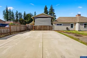 675 SW Parkside Dr, Mill City, OR 97360 - Photo 12