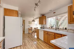 515 SE Palmer Ln, Dayton, OR 97114 - Photo 8