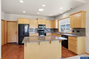 2030 Lakeland Way, Eugene, OR 97408 - Photo 12