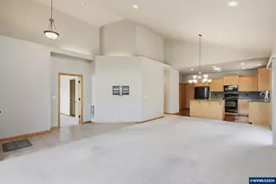2030 Lakeland Way, Eugene, OR 97408 - Photo 6