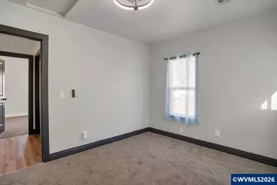 271 S 3rd St, Lebanon, OR 97355 - Photo 8