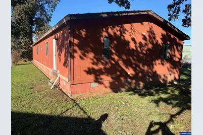 1901 Kalmia St, Sweet Home, OR 97386 - Photo 10